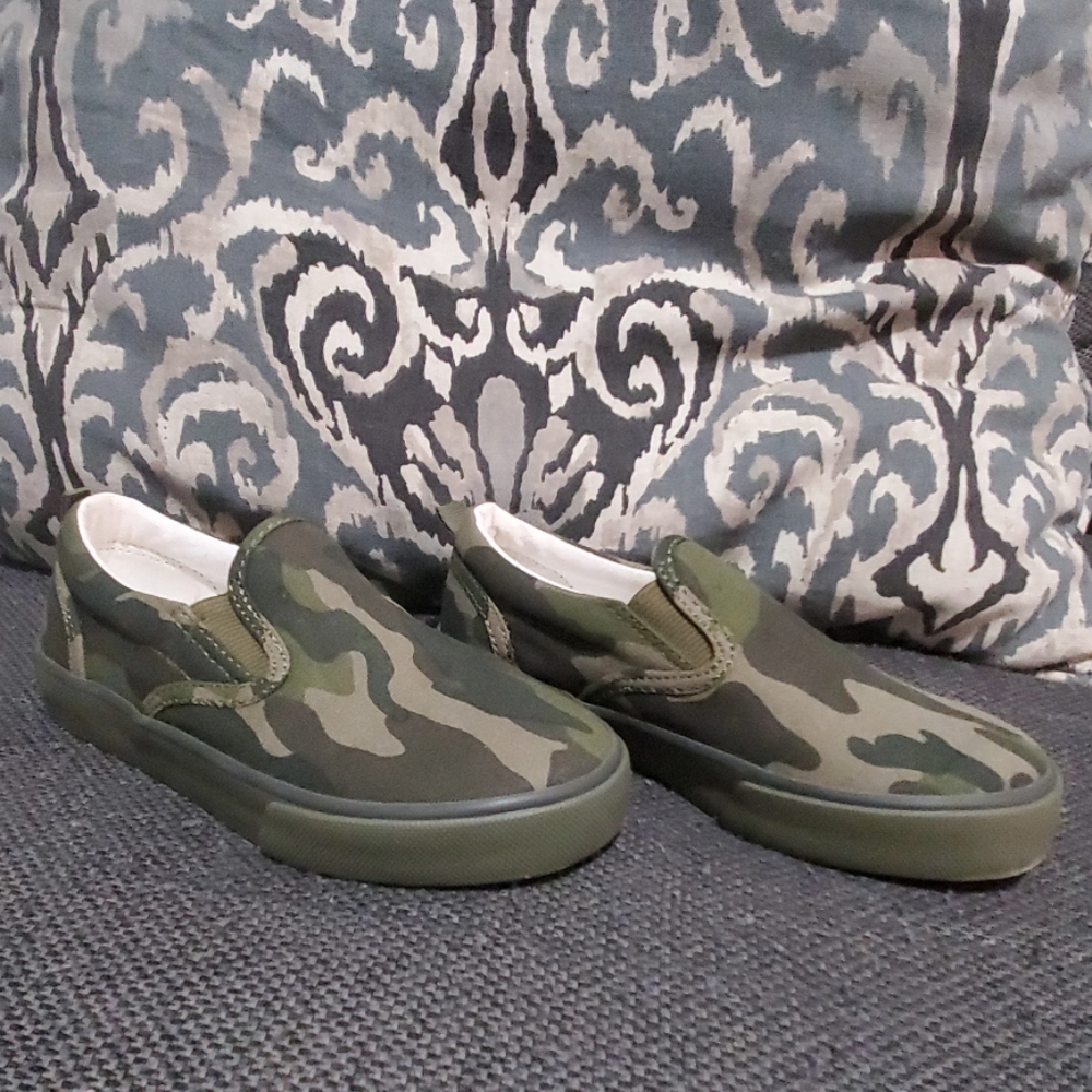 Camo slip-on sneakers